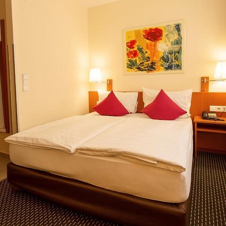 Central Hotel Loewen Фелдкирх Екстериор снимка
