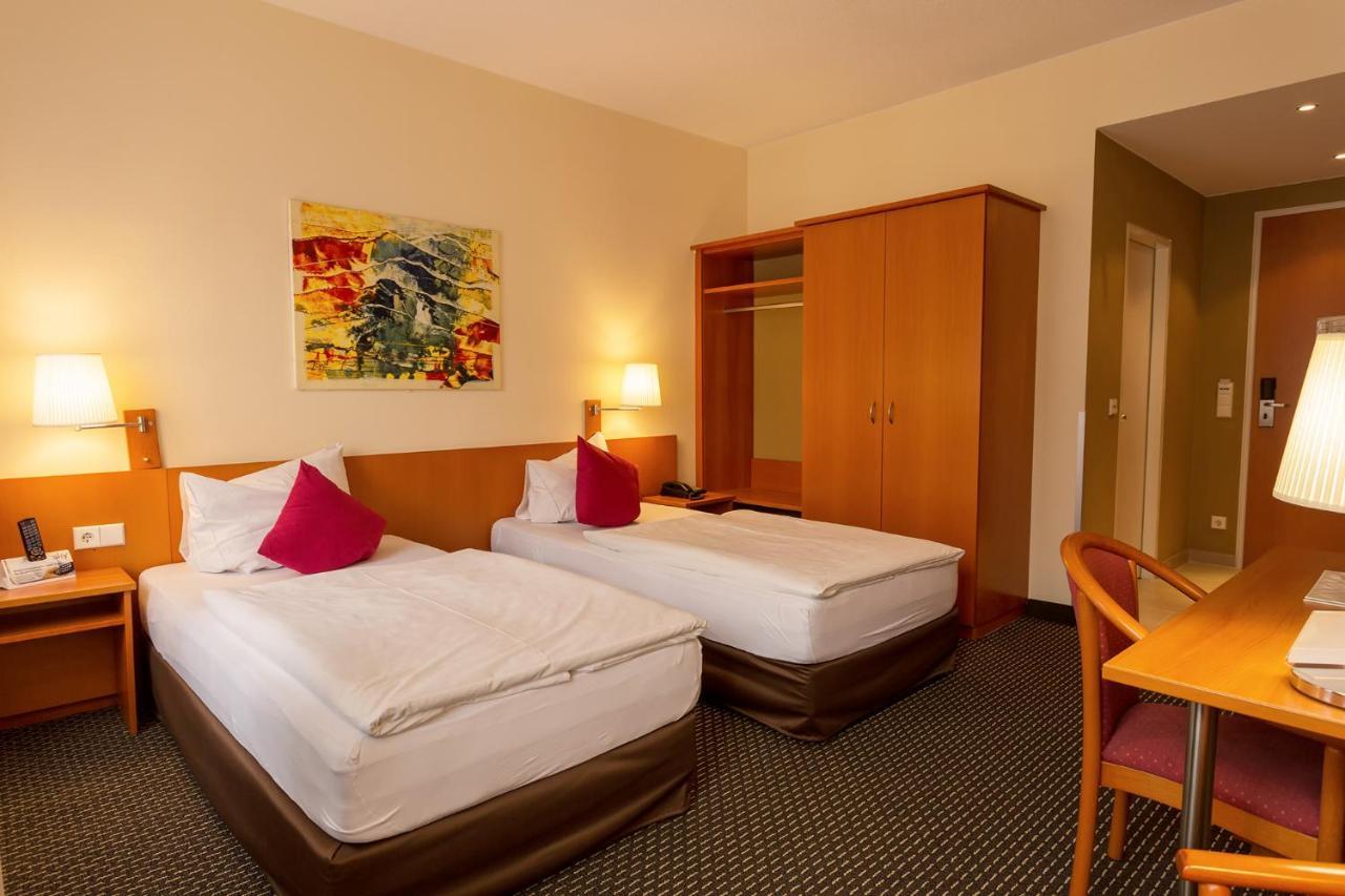 Central Hotel Loewen Фелдкирх Екстериор снимка