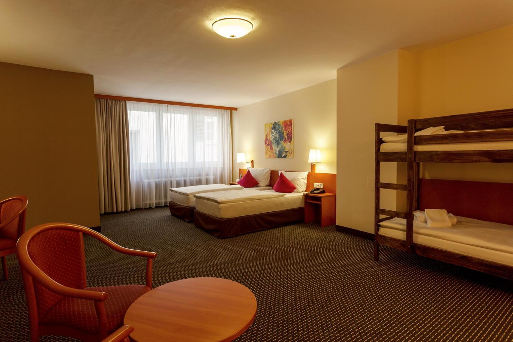 Central Hotel Loewen Фелдкирх Стая снимка