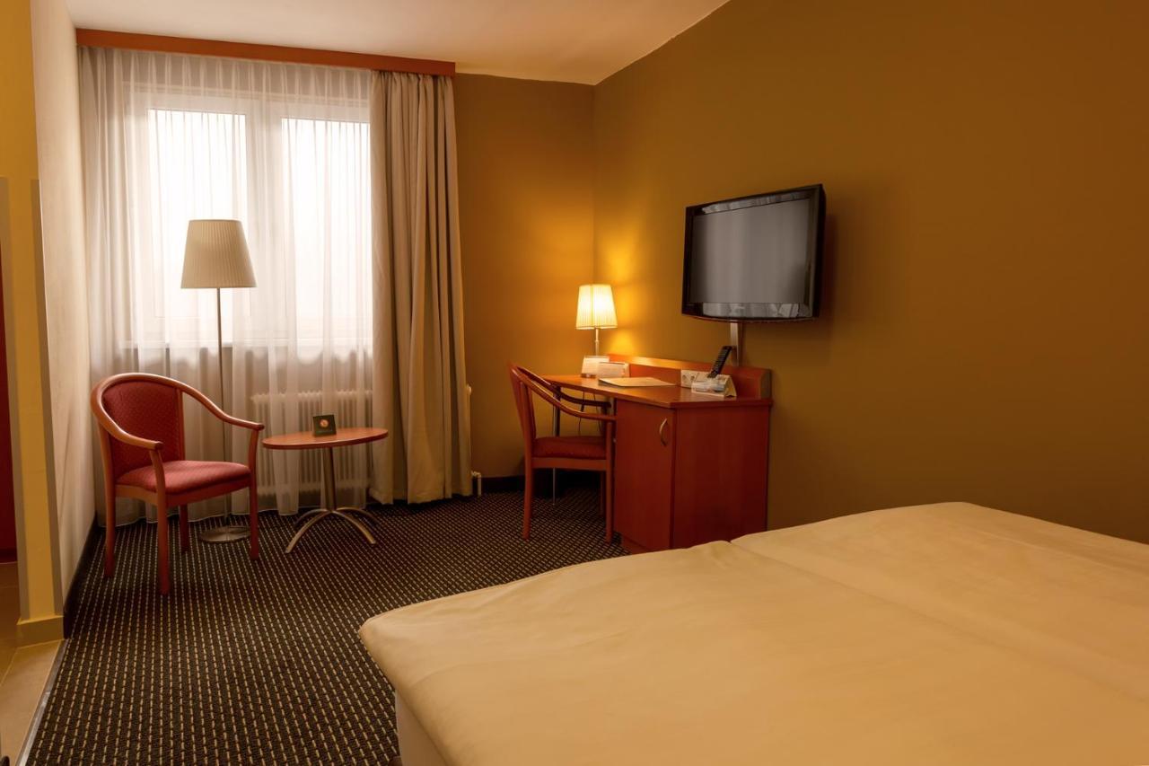 Central Hotel Loewen Фелдкирх Екстериор снимка