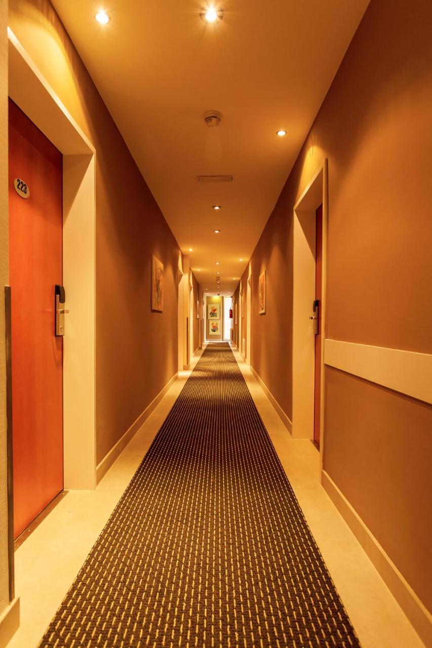 Central Hotel Loewen Фелдкирх Екстериор снимка